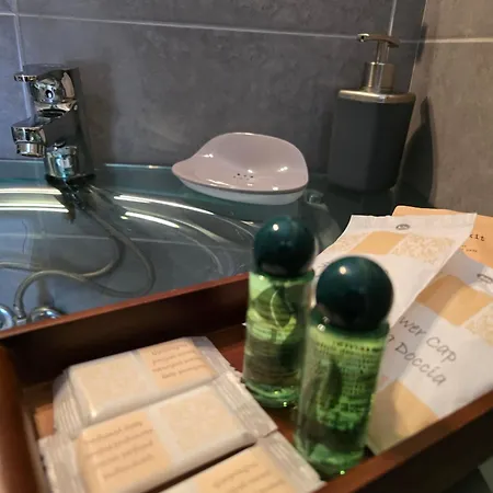 Indipendente A Pochi Passi Dal Ferienhaus San Felice del Benaco